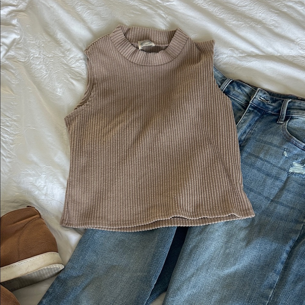 Sleeveless Ribbed Knit Top - Cream - Picture 4 of 5